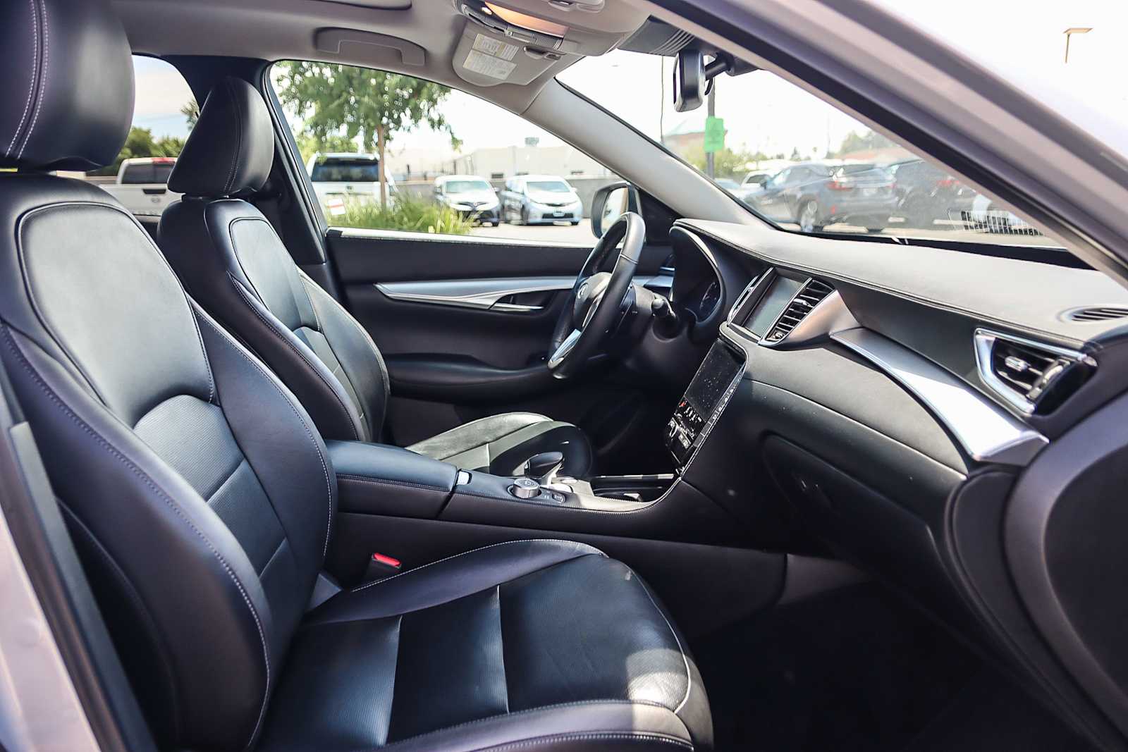 Thumbnail: 2019 INFINITI QX50 - 18