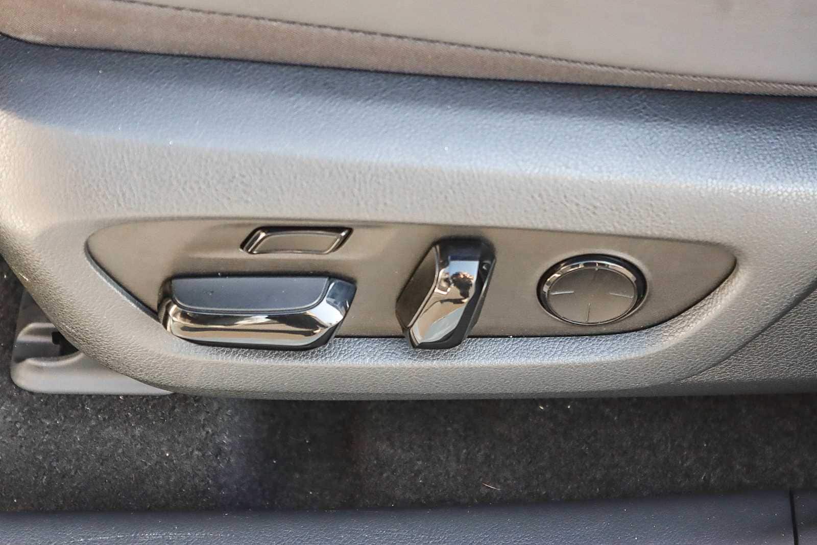 Thumbnail: 2025 Lexus RX - 20