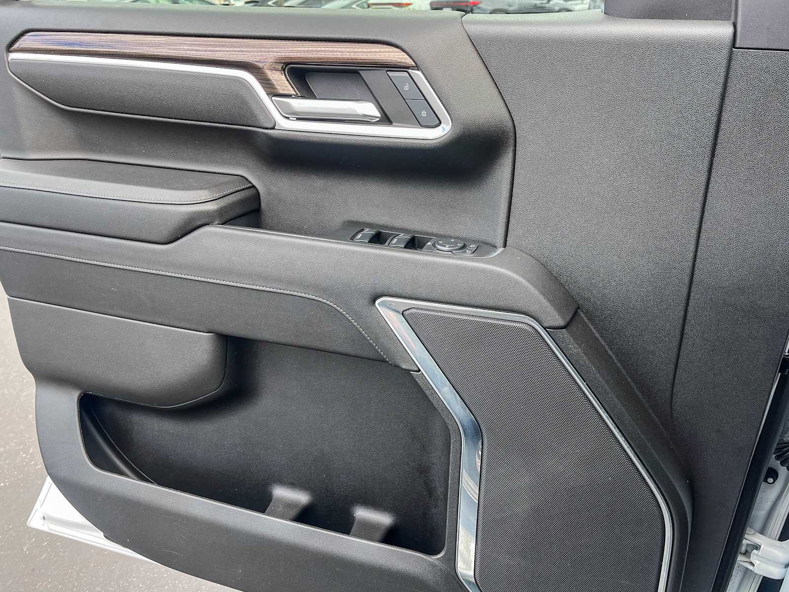 Thumbnail: 2024 Chevrolet Silverado 1500 - 18