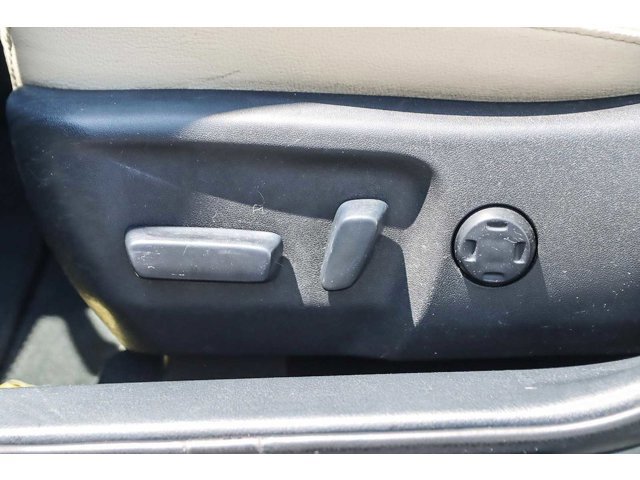 2014 Toyota Avalon XLE 22