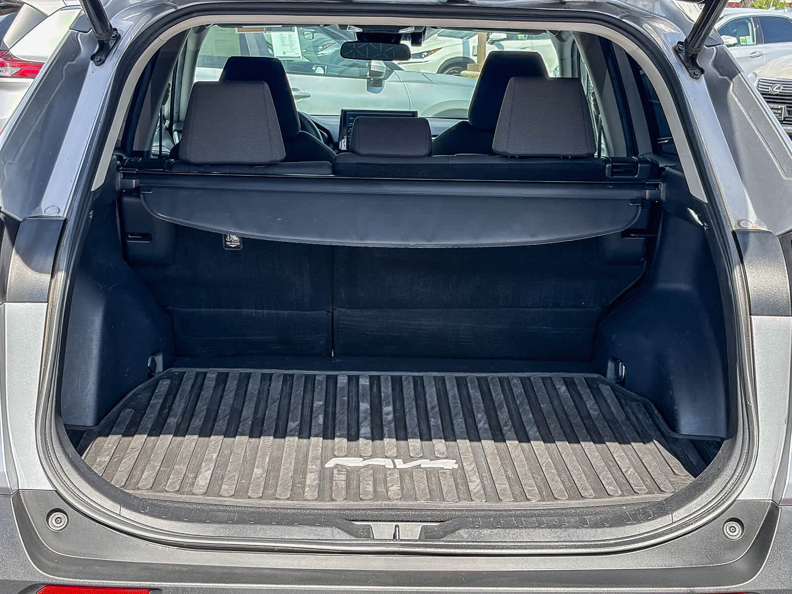 Thumbnail: 2021 Toyota RAV4 - 26