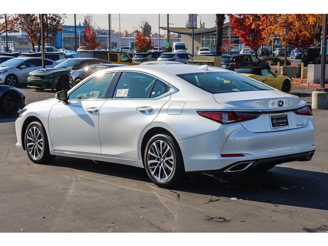 Thumbnail: 2025 Lexus ES - 2