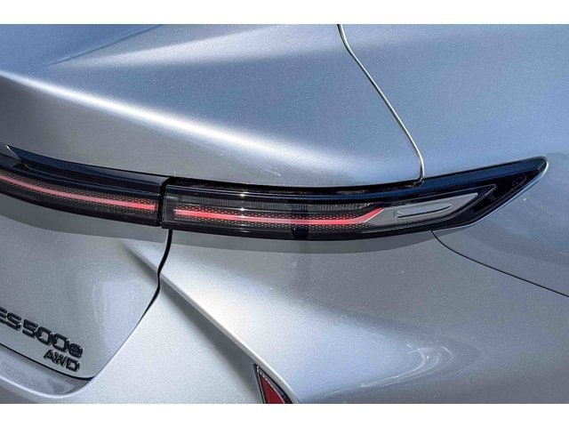 Thumbnail: 2026 Lexus ES - 8
