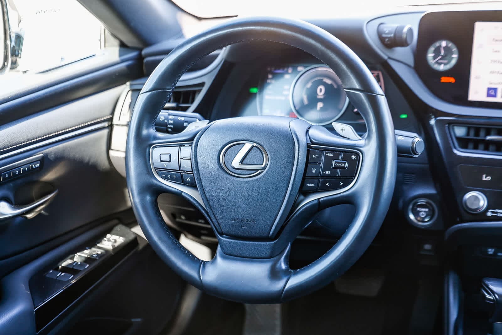 Thumbnail: 2023 Lexus ES - 13