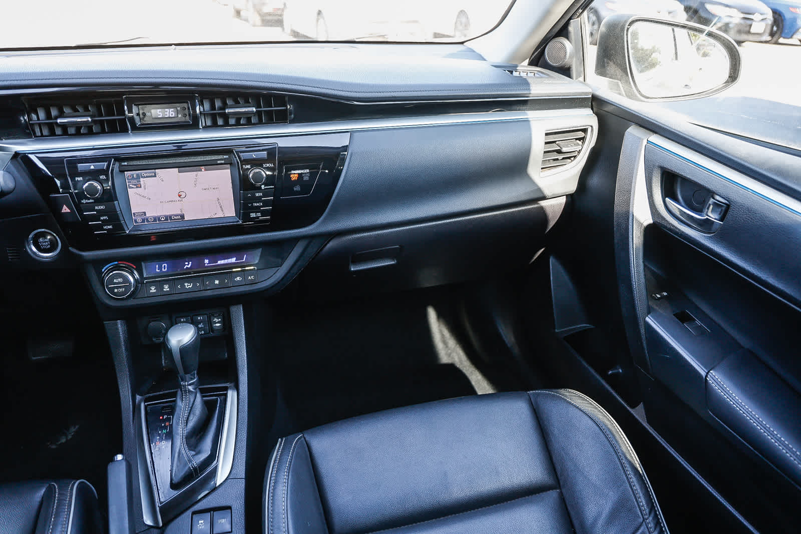 Thumbnail: 2015 Toyota Corolla - 20