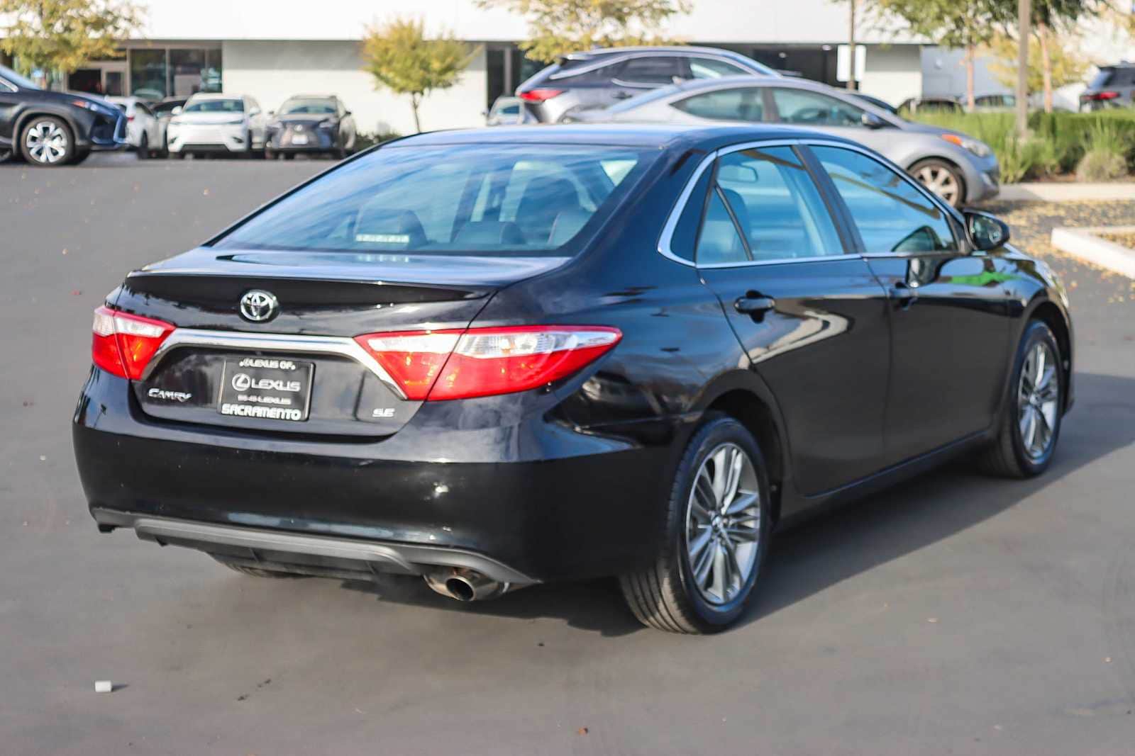 Thumbnail: 2017 Toyota Camry - 4