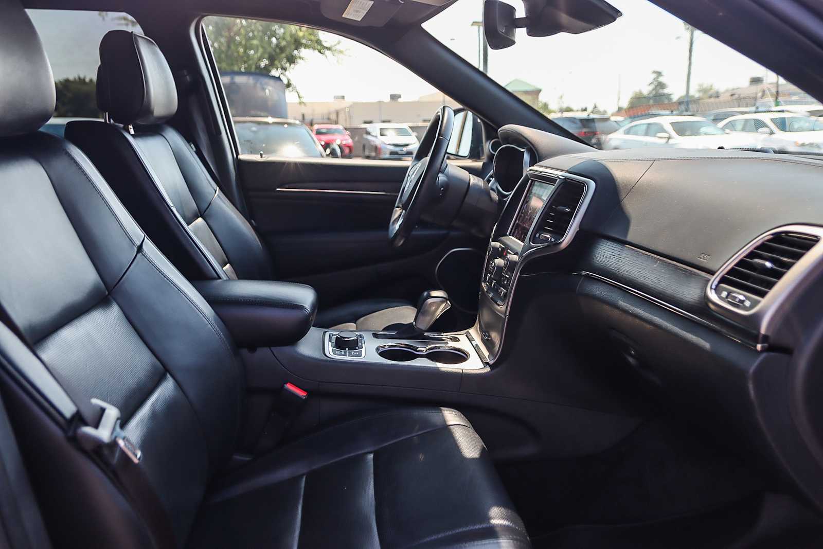 Thumbnail: 2018 Jeep Grand Cherokee - 24