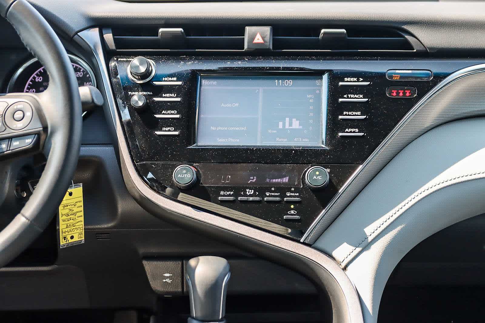 Thumbnail: 2018 Toyota Camry - 18
