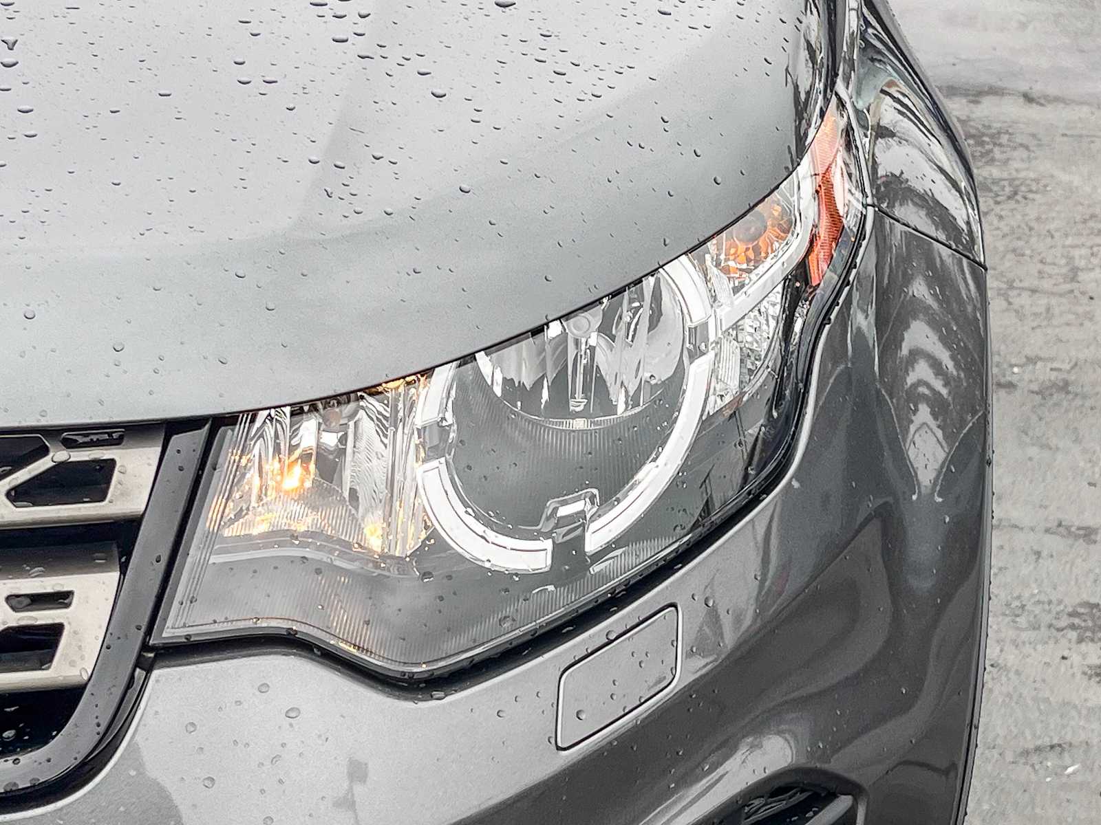 Thumbnail: 2017 Land Rover Discovery Sport - 7