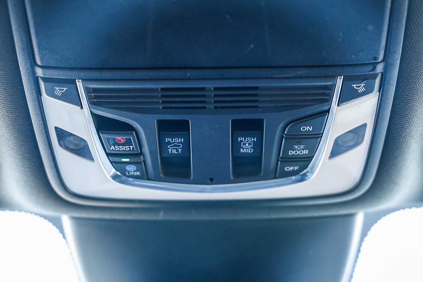 Thumbnail: 2022 Acura MDX - 28