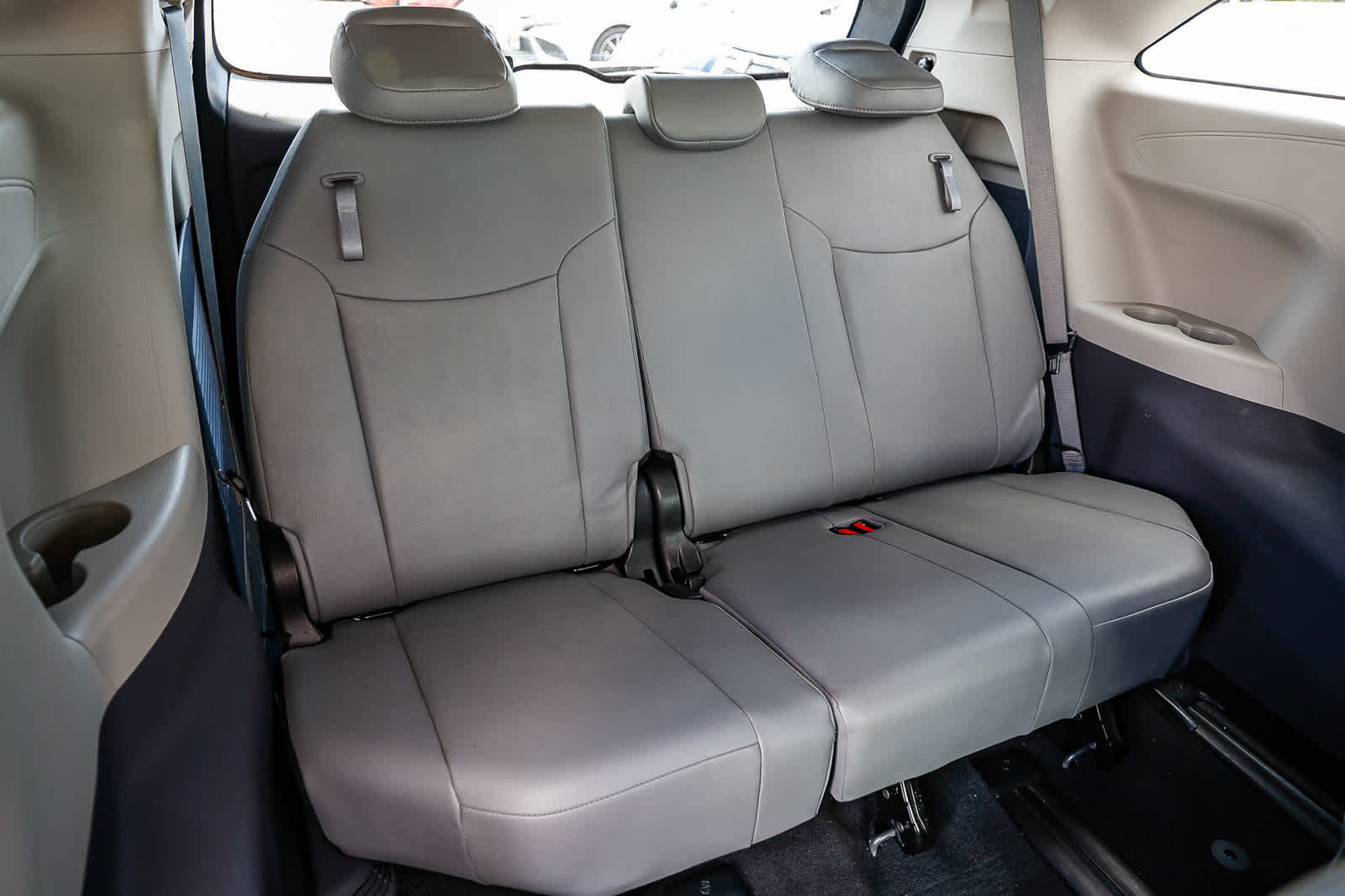 Thumbnail: 2023 Toyota Sienna - 29