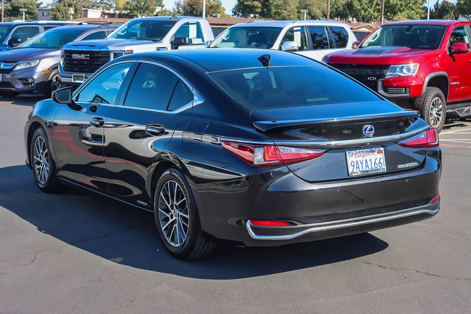 Thumbnail: 2021 Lexus ES - 2