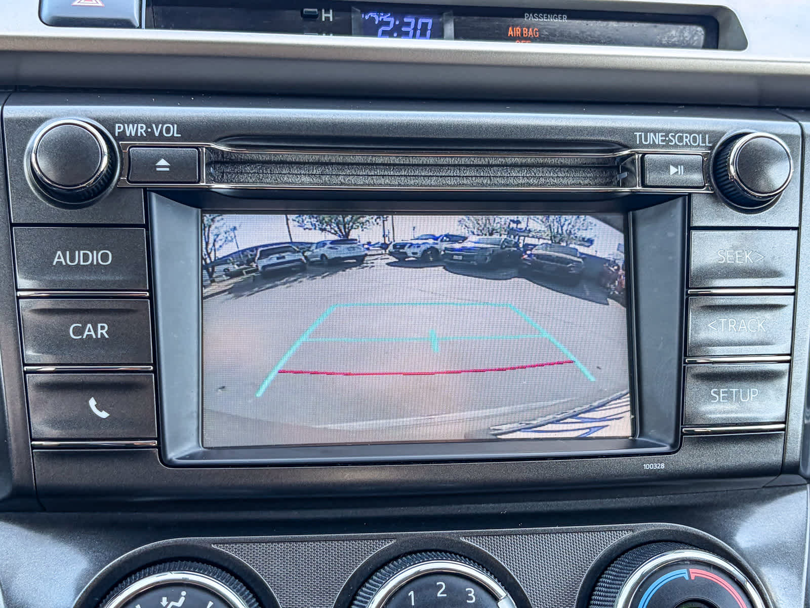 Thumbnail: 2015 Toyota RAV4 - 22