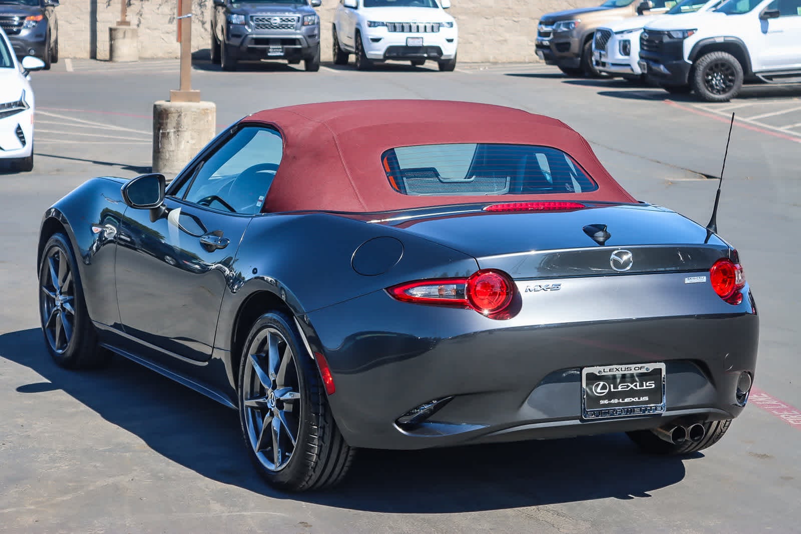 Thumbnail: 2018 Mazda MX-5 Miata - 2