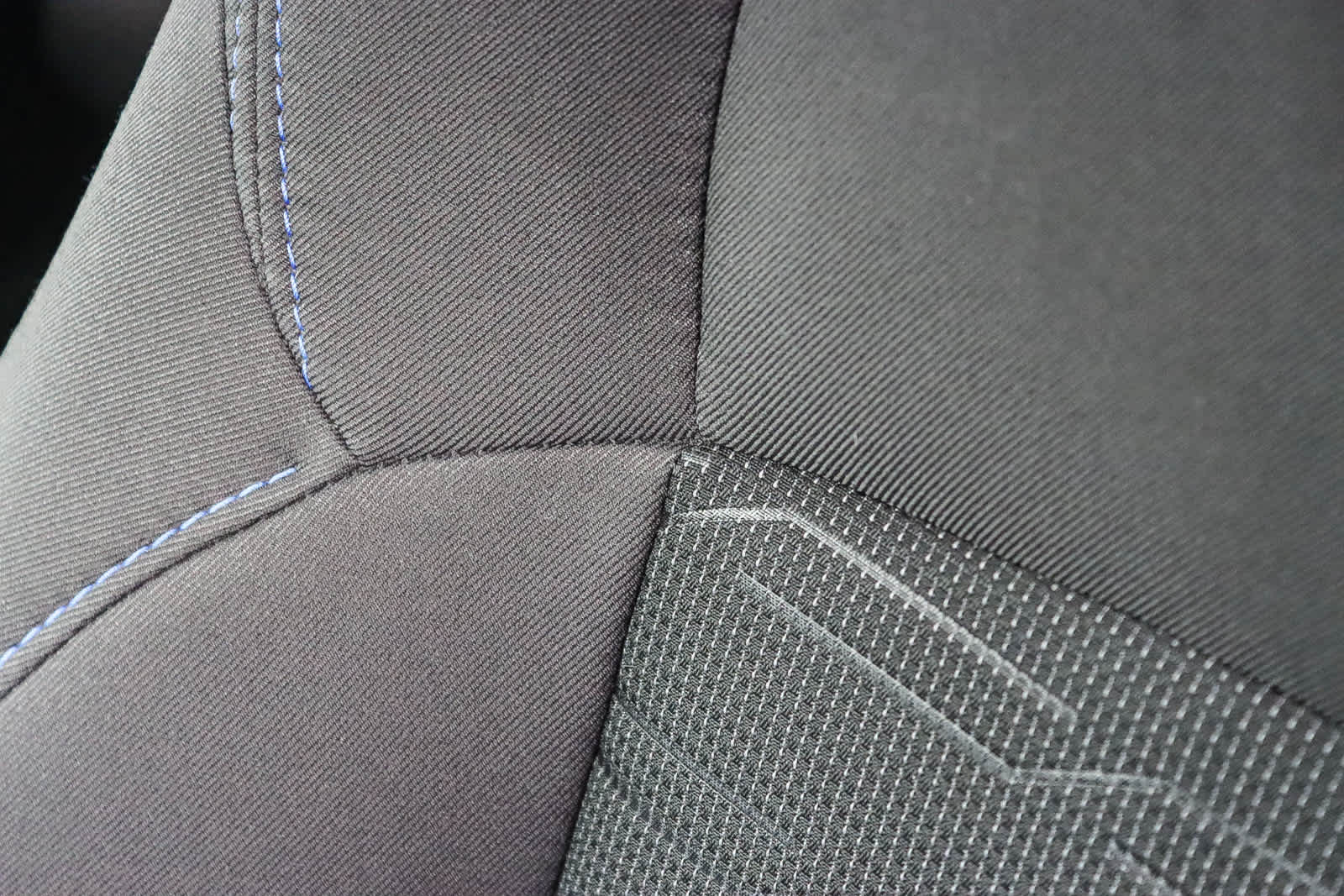 Thumbnail: 2022 Toyota RAV4 - 24