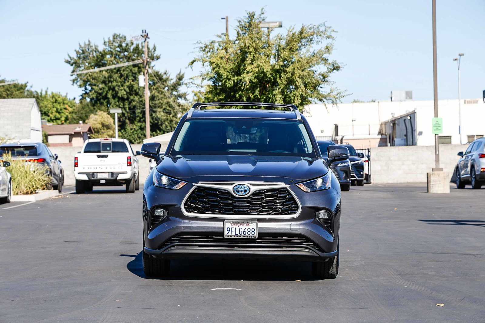 Thumbnail: 2023 Toyota Highlander - 6