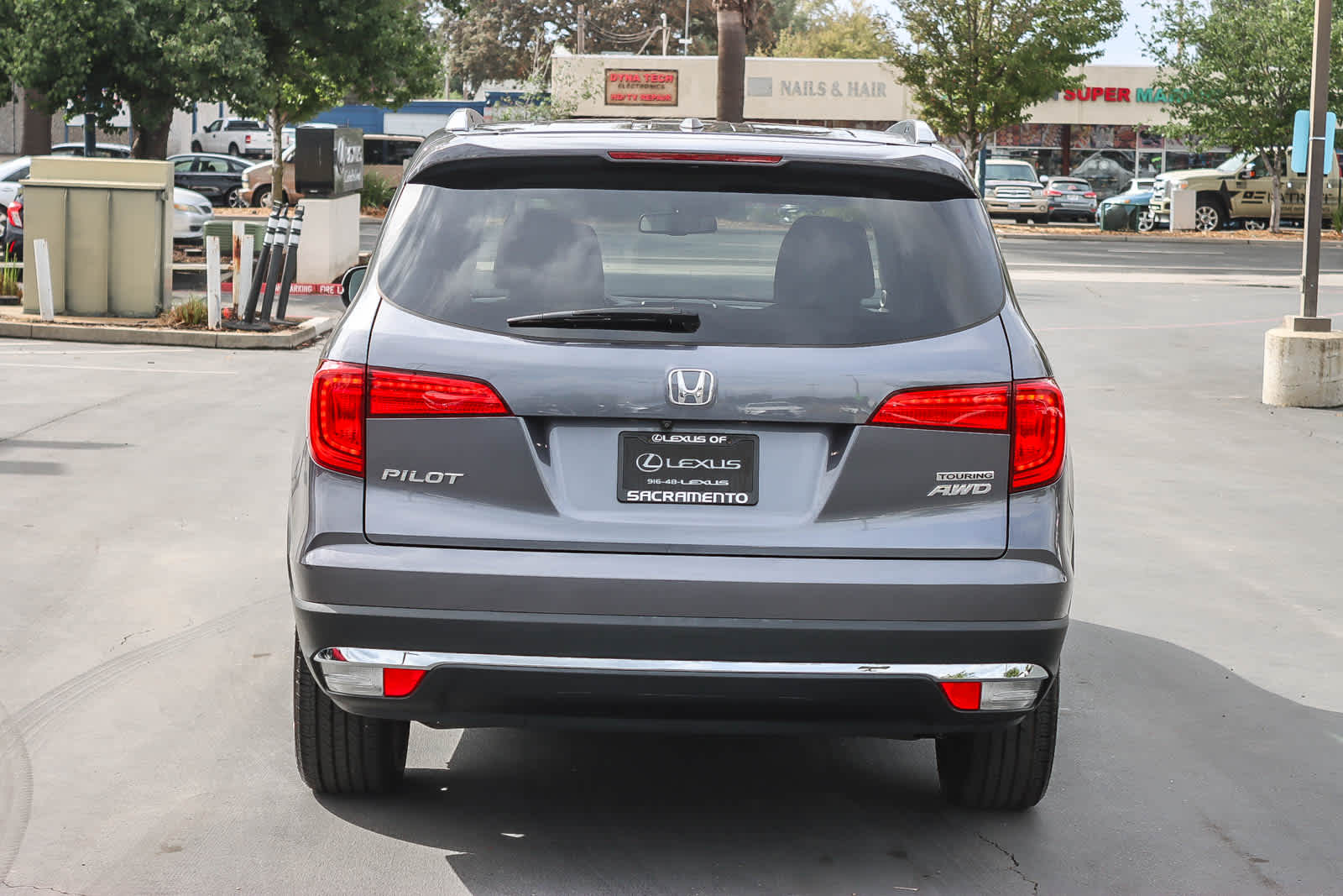 2016 Honda Pilot Touring photo 2