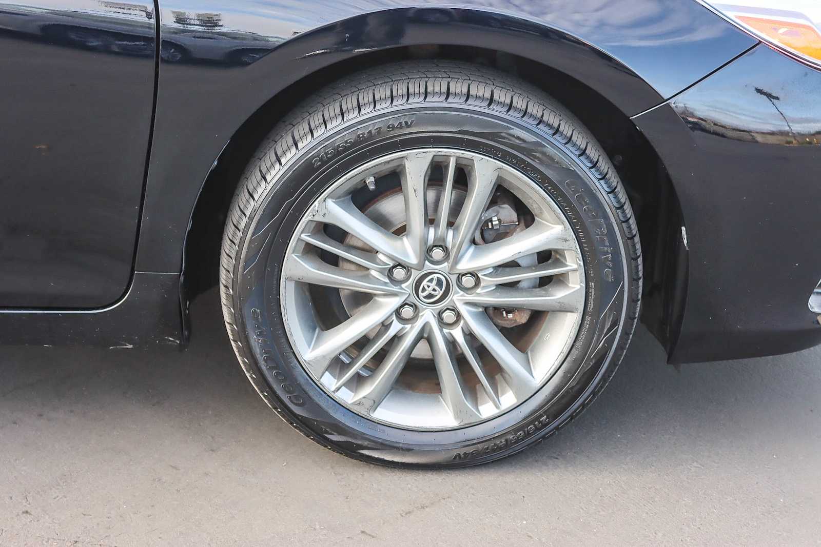 Thumbnail: 2017 Toyota Camry - 9