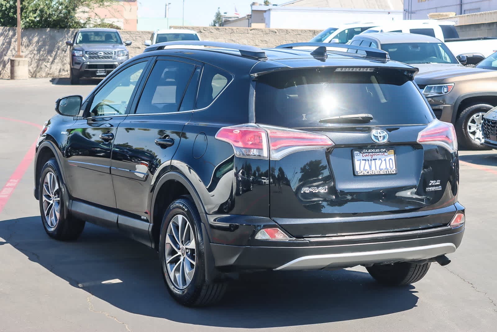 Thumbnail: 2017 Toyota RAV4 - 2