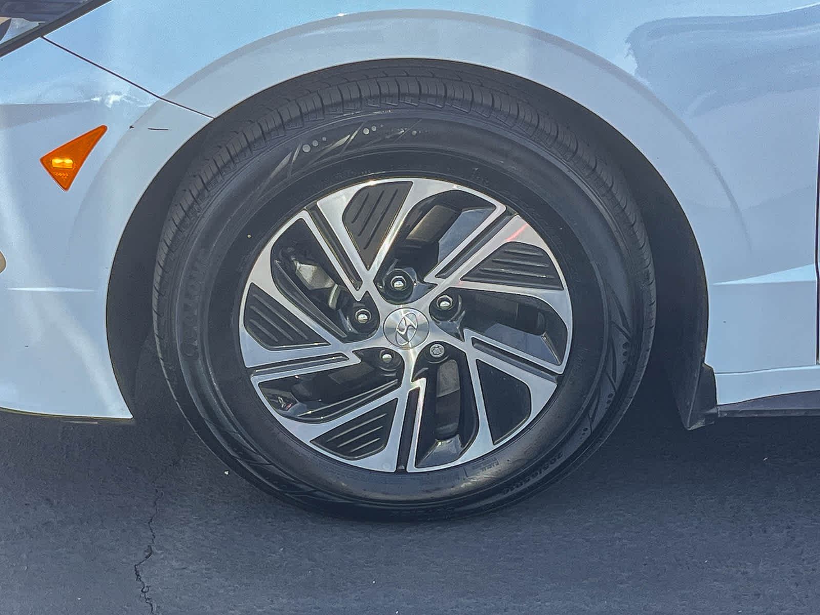 Thumbnail: 2023 Hyundai Sonata - 9