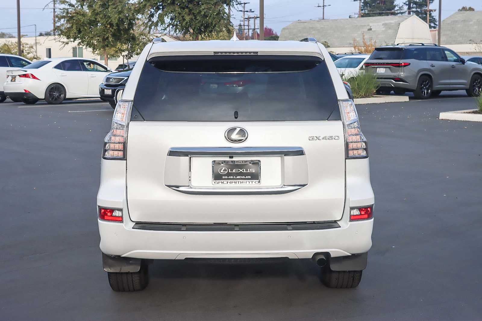 2023 Lexus GX 460 Premium photo 3