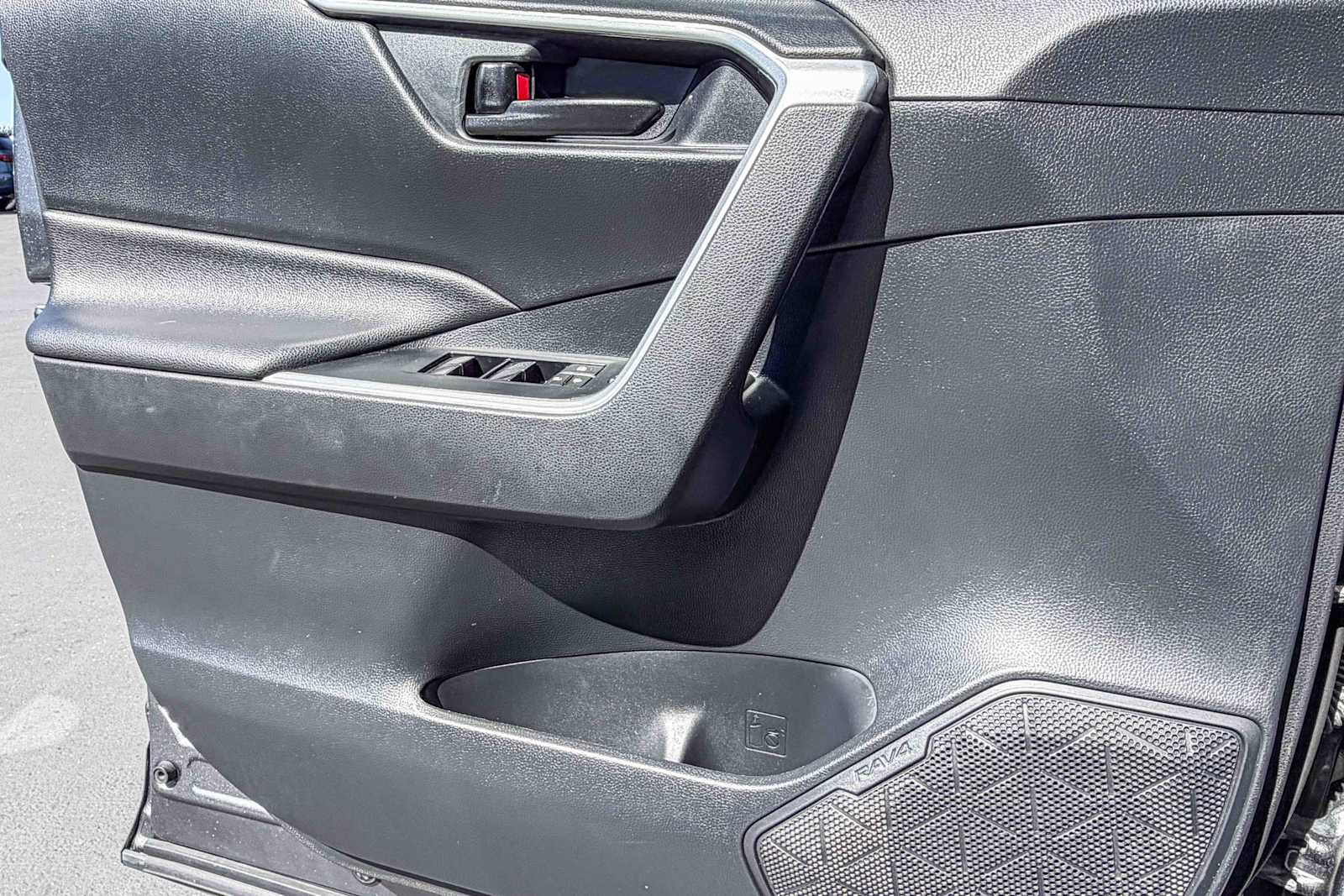 Thumbnail: 2019 Toyota RAV4 - 19