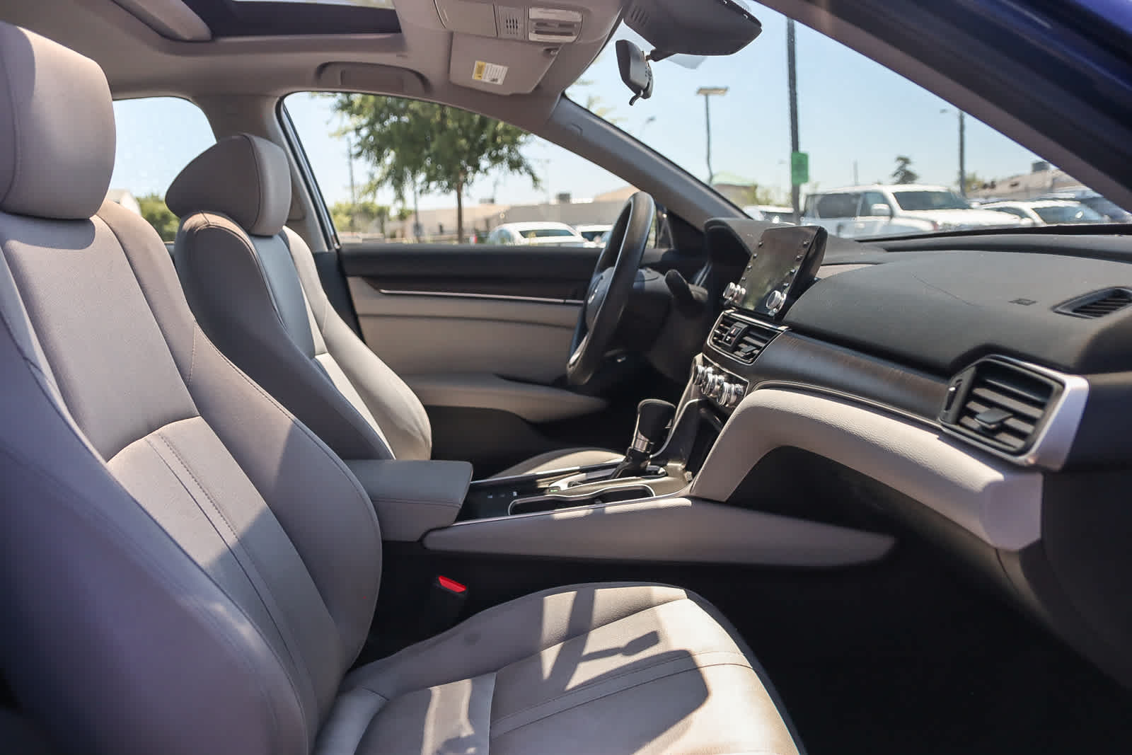 Thumbnail: 2018 Honda Accord - 16