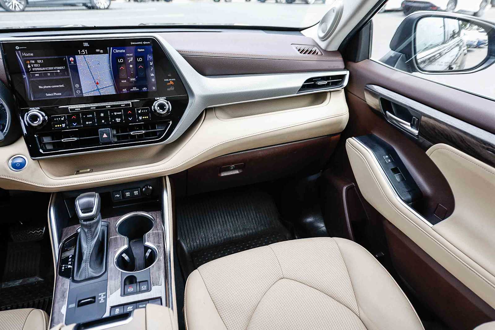 Thumbnail: 2021 Toyota Highlander - 16
