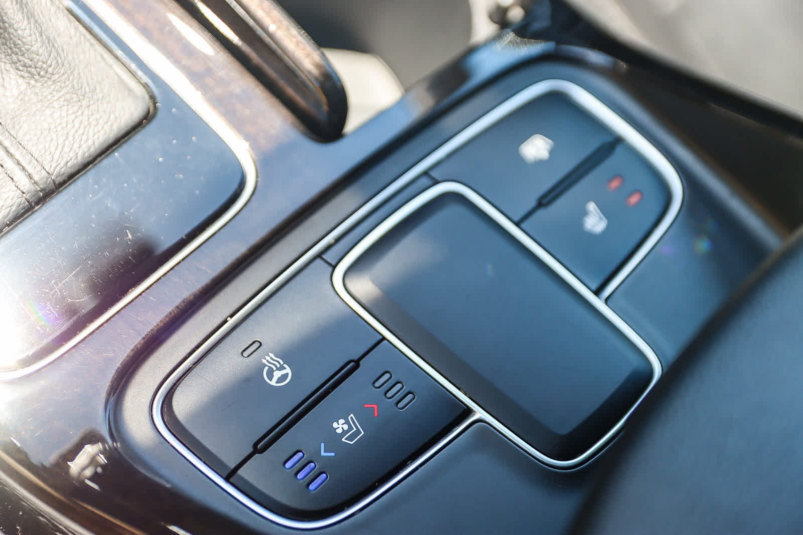Thumbnail: 2014 Kia Cadenza - 23