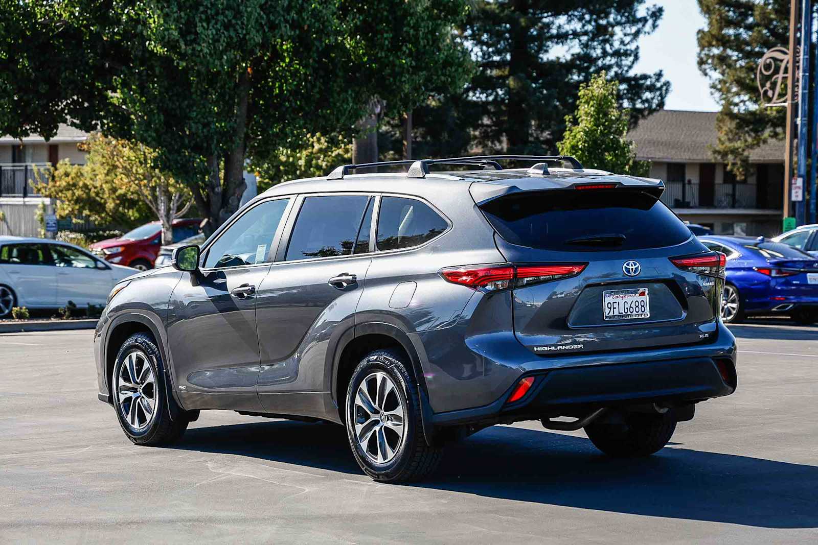 Thumbnail: 2023 Toyota Highlander - 2