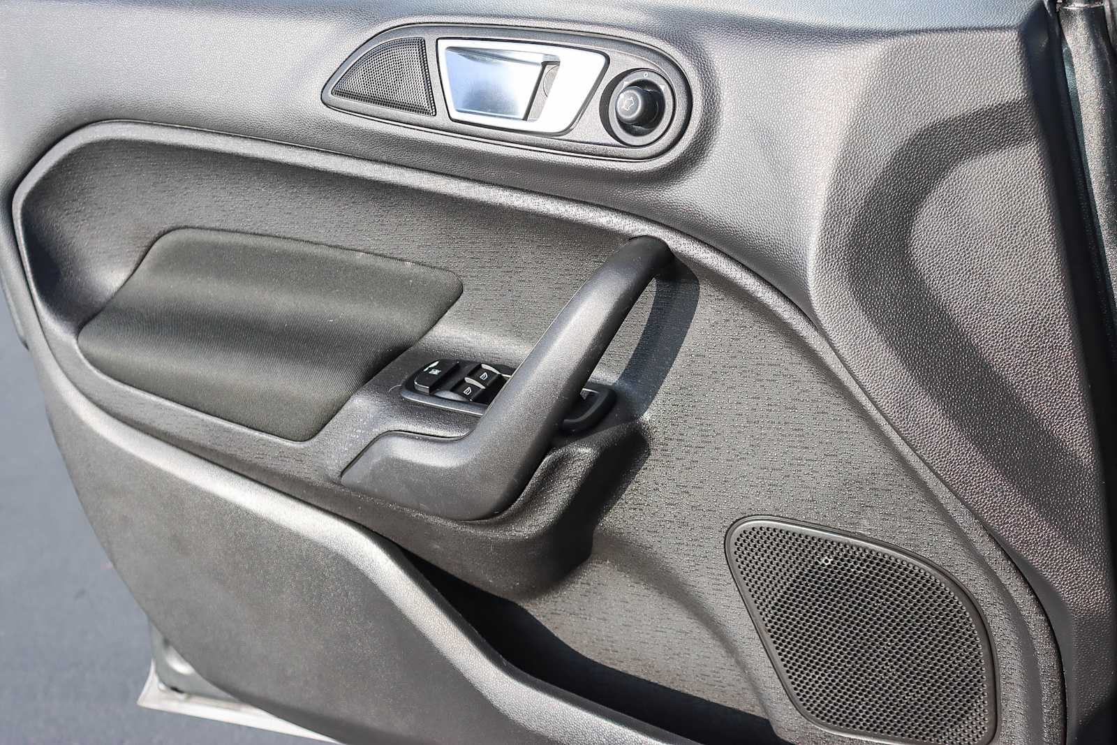 Thumbnail: 2016 Ford Fiesta - 19