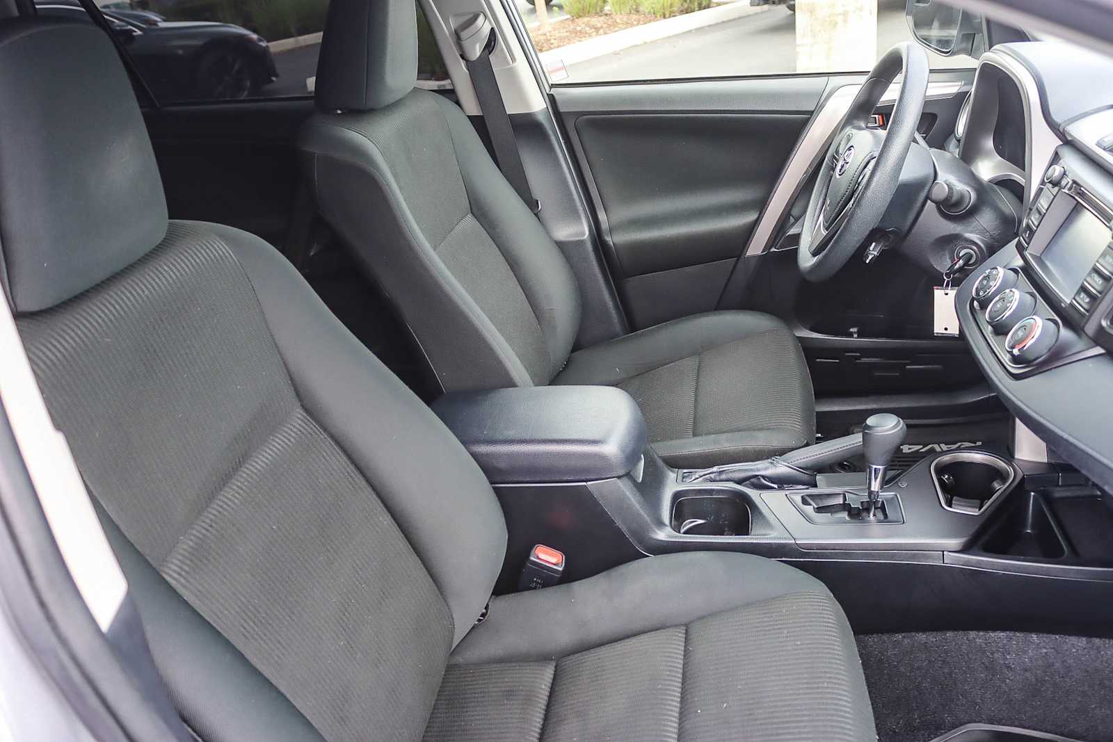 Thumbnail: 2018 Toyota RAV4 - 15