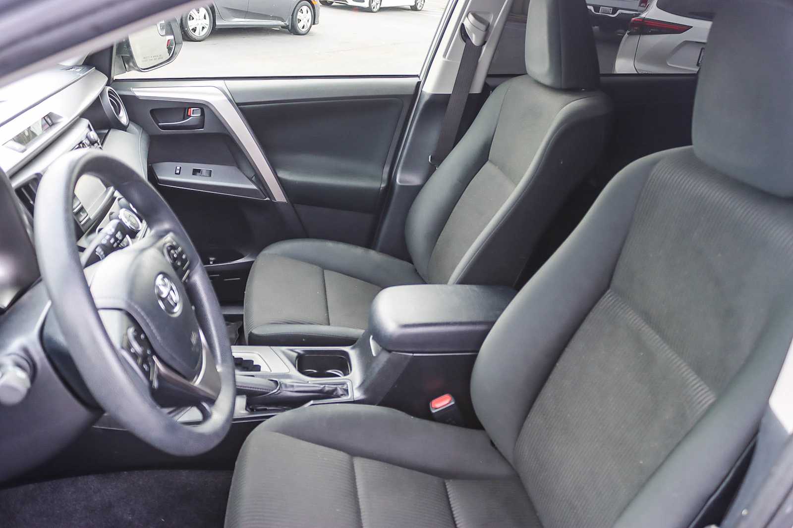 Thumbnail: 2018 Toyota RAV4 - 16