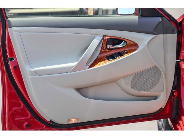 2010 Toyota Camry XLE 20