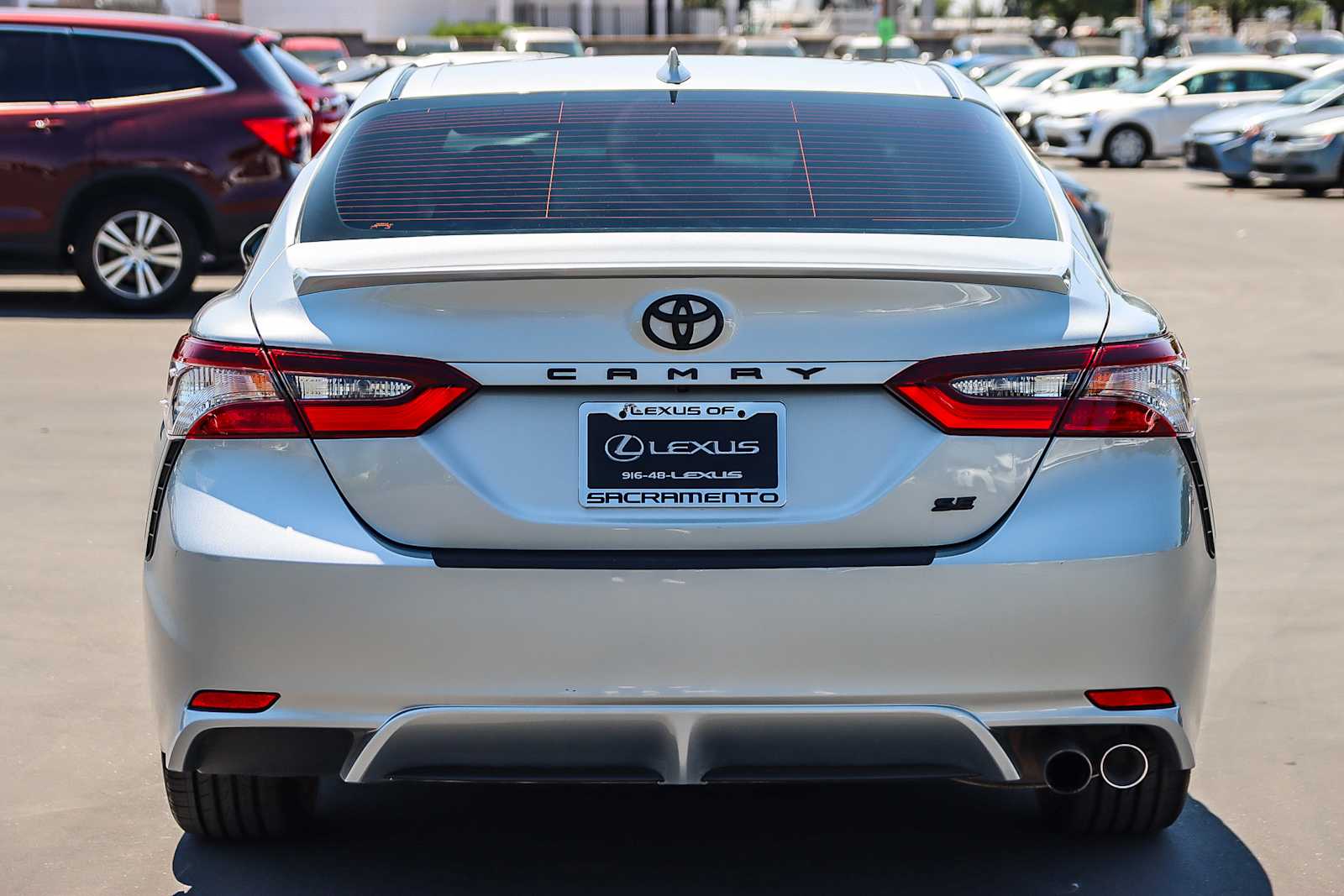2022 Toyota Camry SE photo 2