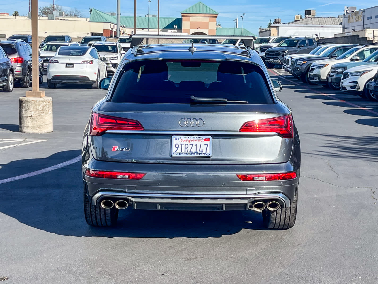 Thumbnail: 2022 Audi SQ5 - 3