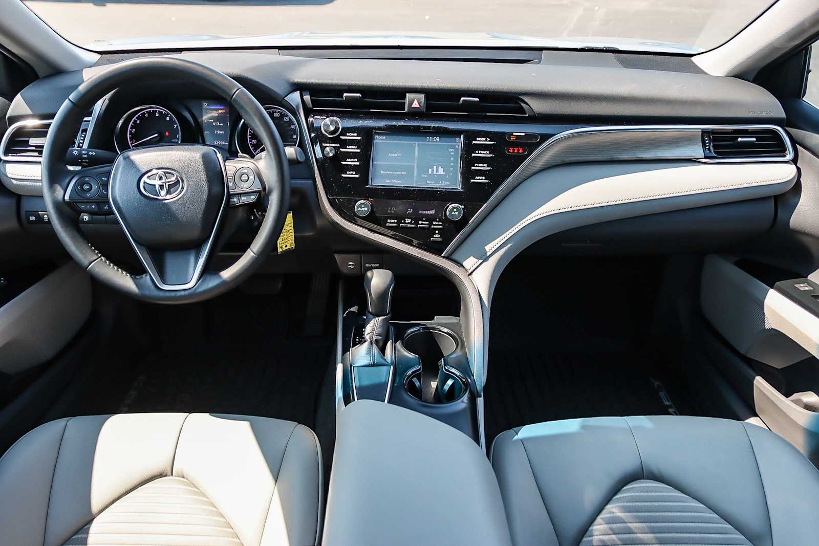 Thumbnail: 2018 Toyota Camry - 16