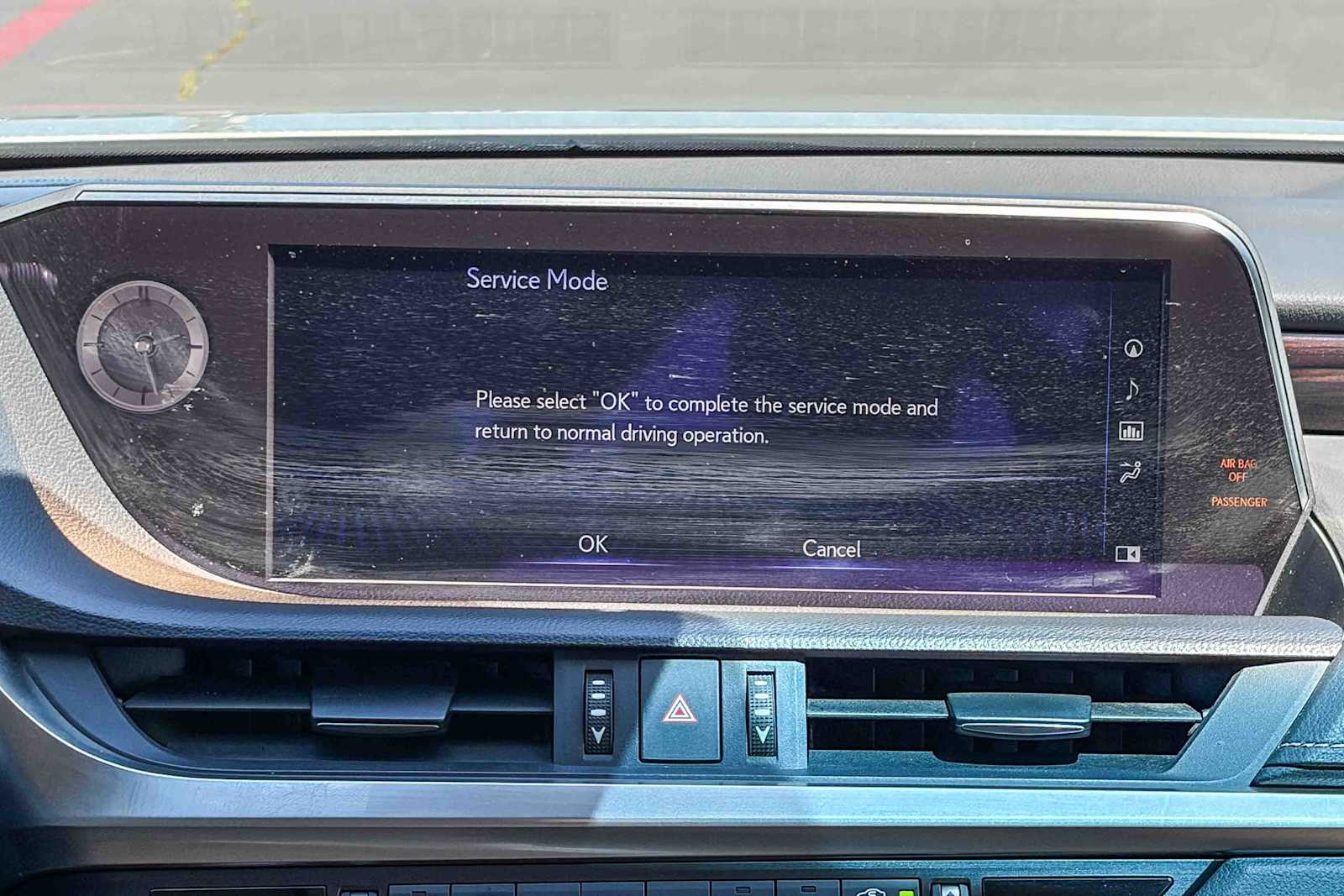 Thumbnail: 2021 Lexus ES - 13