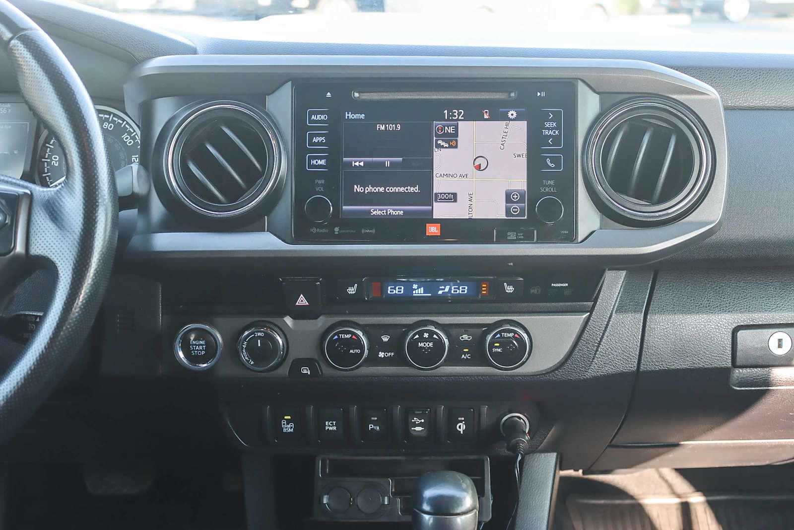 Thumbnail: 2016 Toyota Tacoma - 12