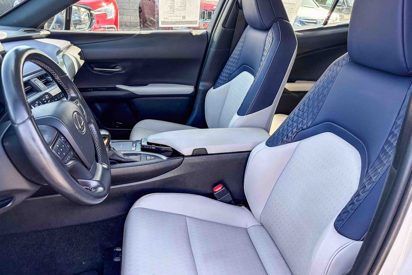 Thumbnail: 2020 Lexus UX - 16