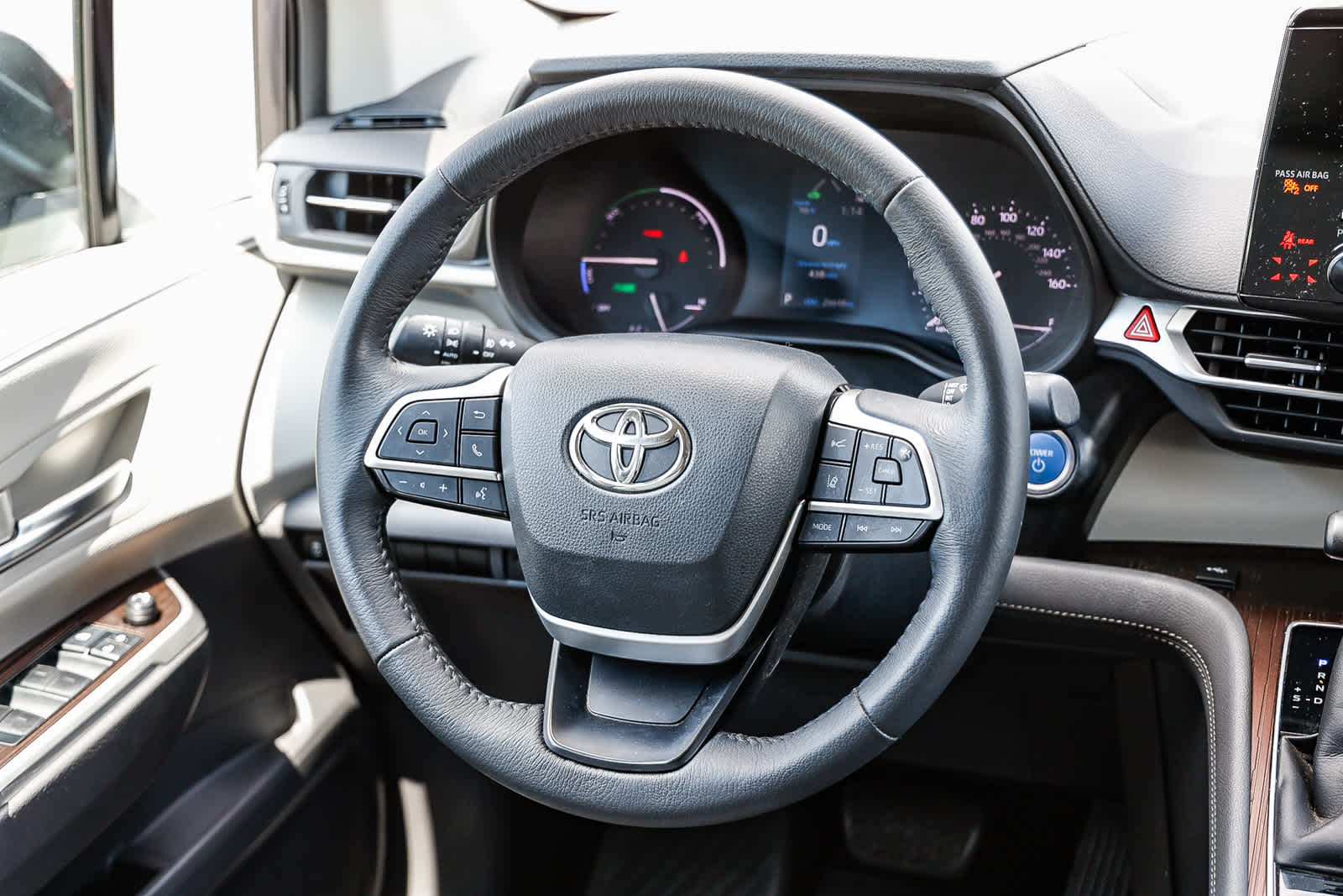 Thumbnail: 2023 Toyota Sienna - 21