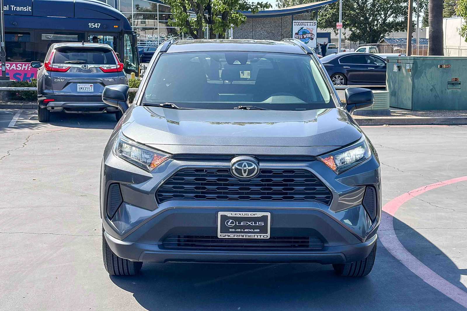 2019 Toyota RAV4 LE photo 5