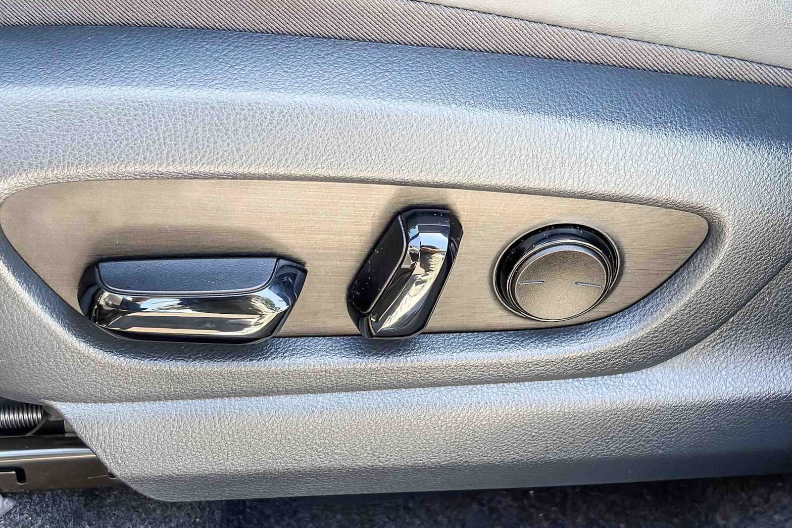 Thumbnail: 2025 Lexus RZ - 19