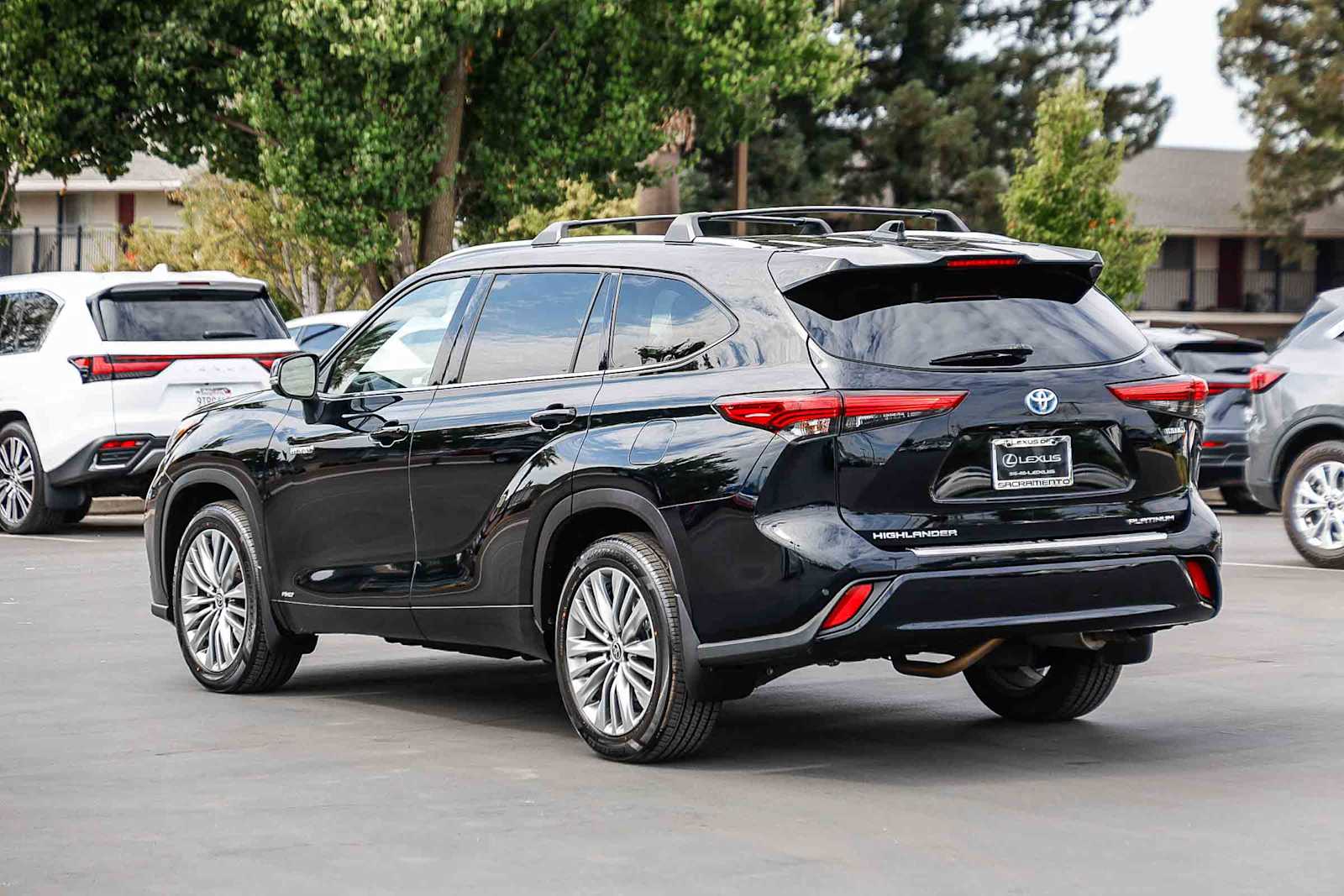 Thumbnail: 2021 Toyota Highlander - 2