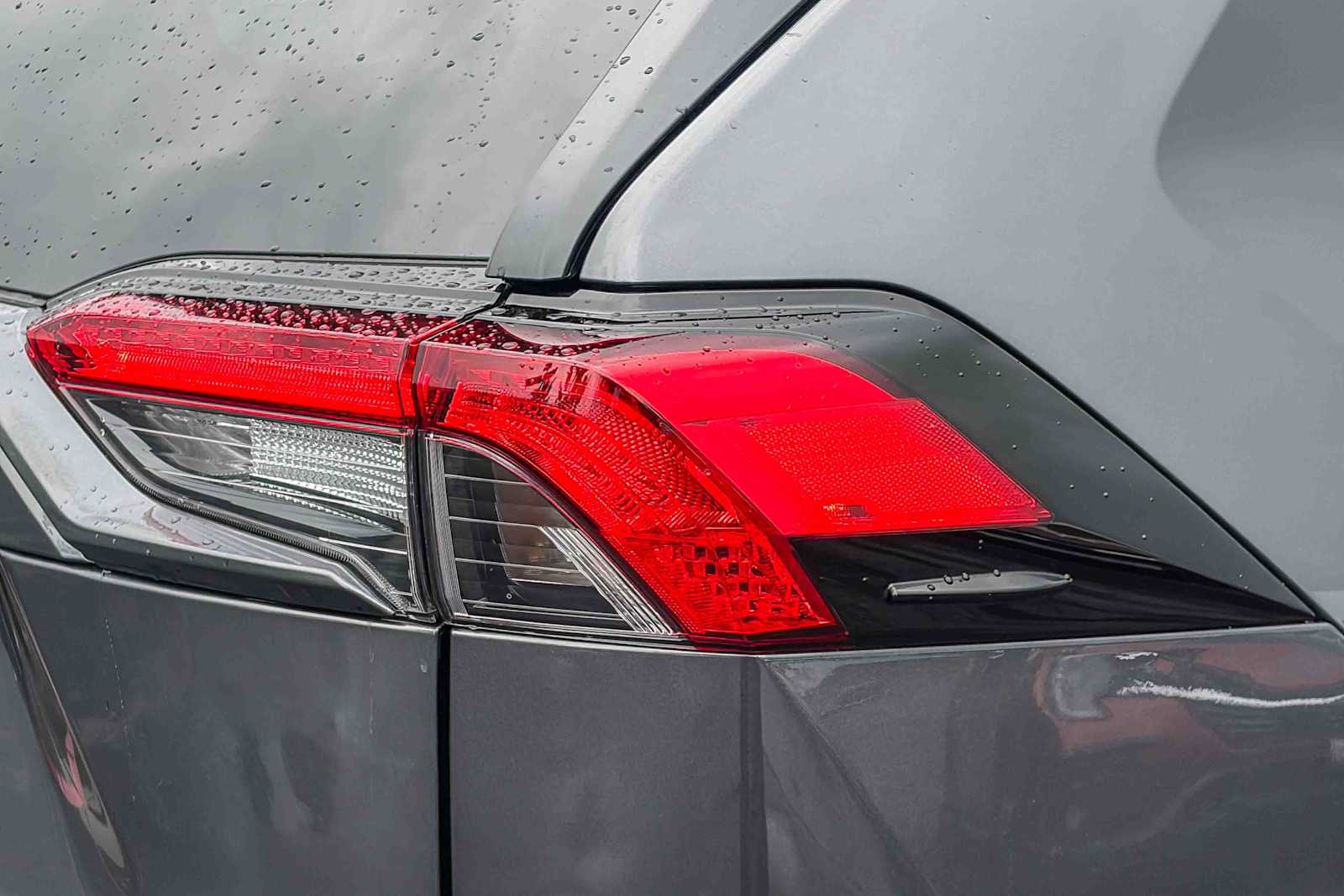 2023 Toyota RAV4 XLE photo 3