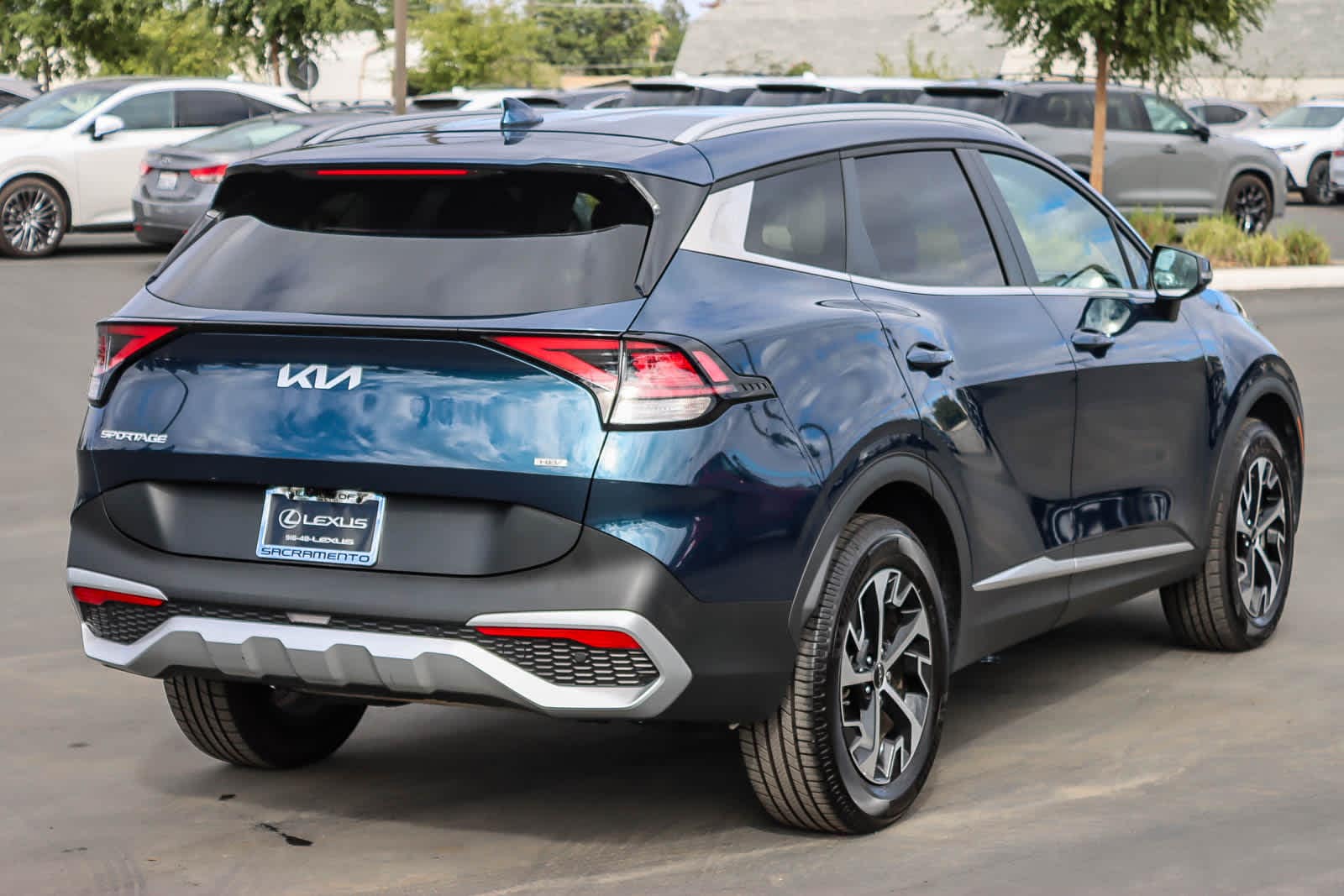Thumbnail: 2023 Kia Sportage - 4