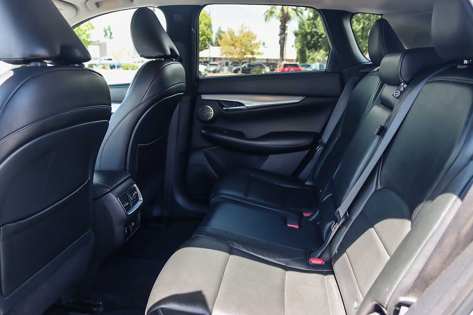 Thumbnail: 2019 INFINITI QX50 - 20