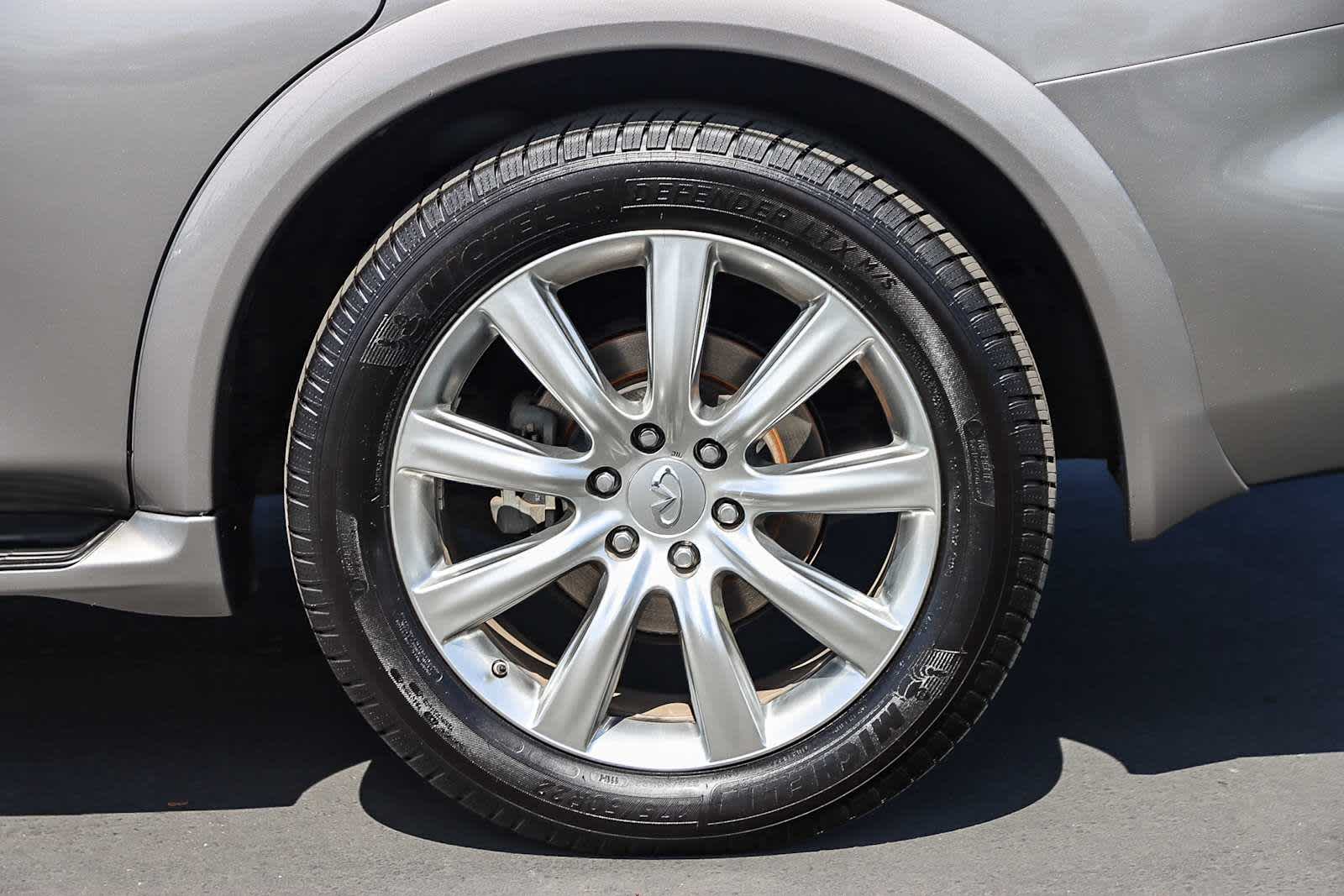 Thumbnail: 2011 INFINITI QX56 - 18