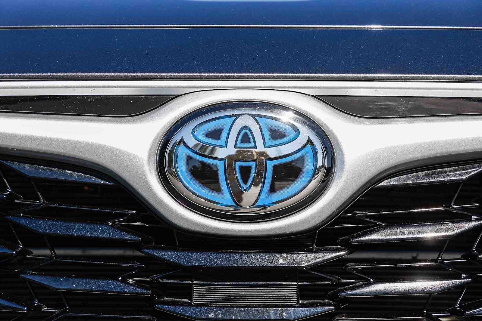 Thumbnail: 2023 Toyota Highlander - 9