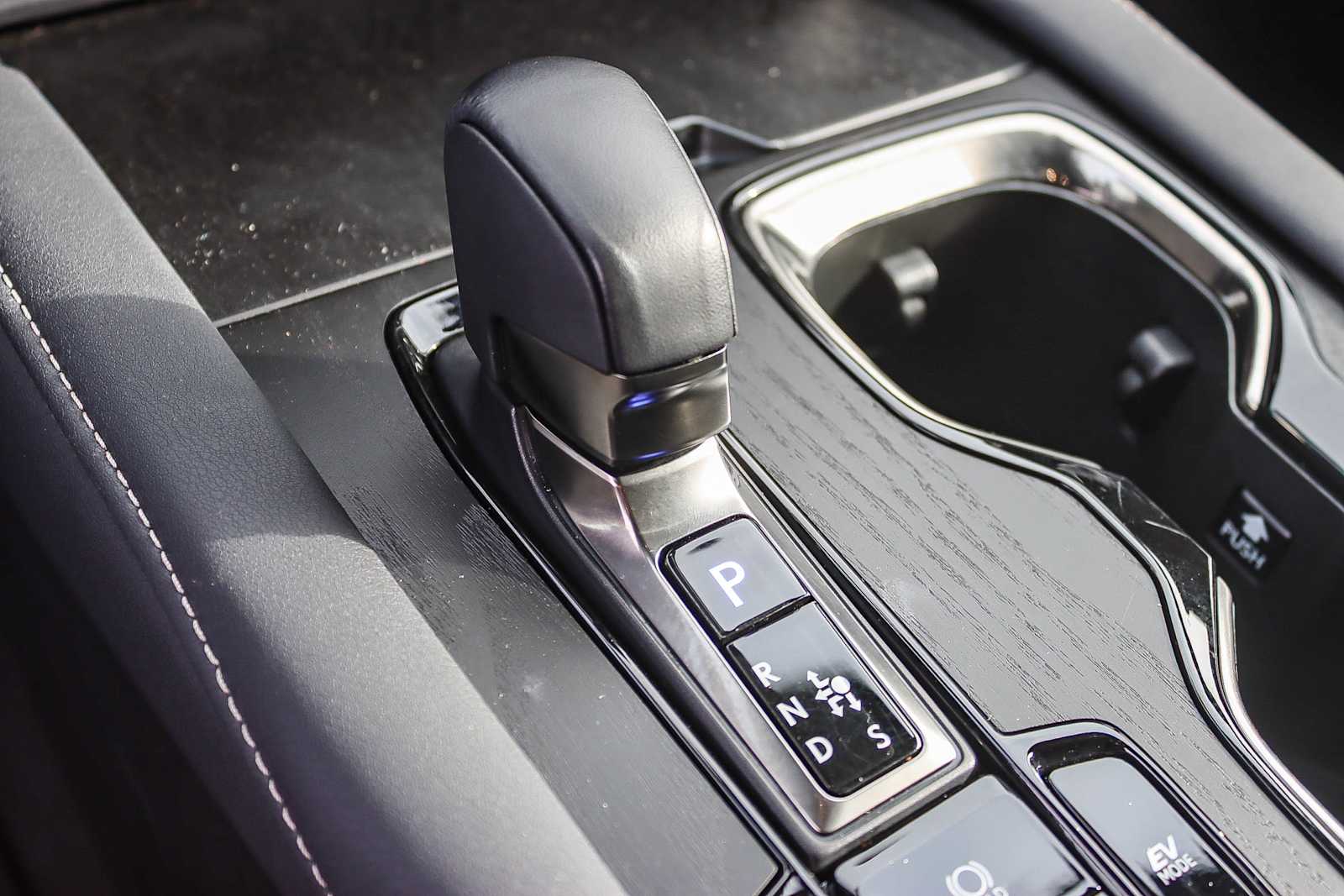 Thumbnail: 2025 Lexus RX - 19